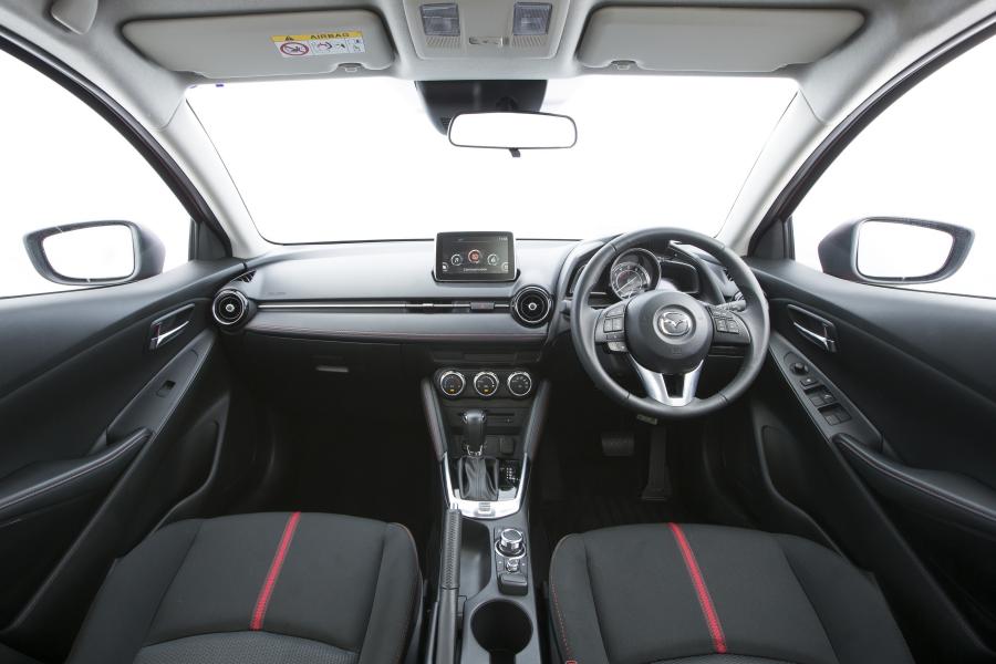 Торпедо Mazda2 Genki (DJ) 2014 года  (AU) (фото 25 из 42)